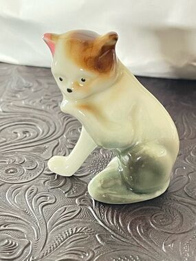 Vintage Ceramic Cat Figurine in Cream, Brown & Green